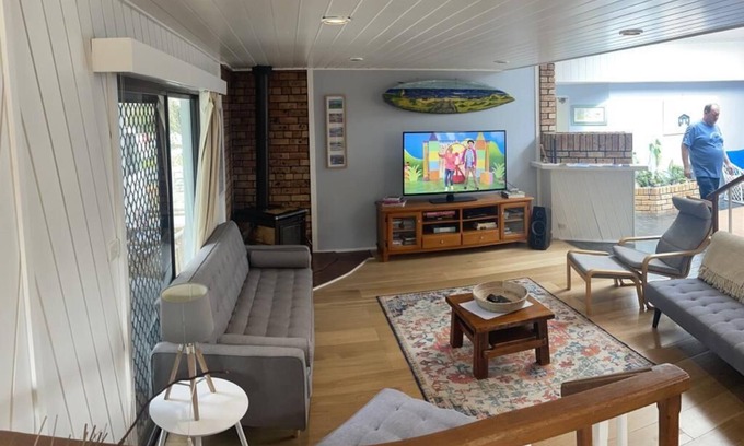Broulee House | NEWLY LISTED BEACH HOUSE IN TRANQUIL BROULEE.