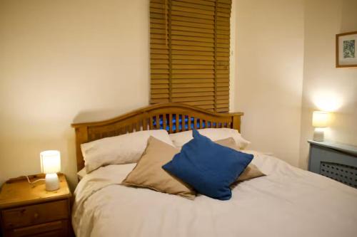 Restalrig Apartment | Newly Refurbed Home with Free Parking