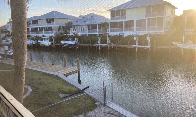 Goodland Apartment | Newly remodeled 1 bedroom suite in Goodland Fl. fishing island of Marco Island