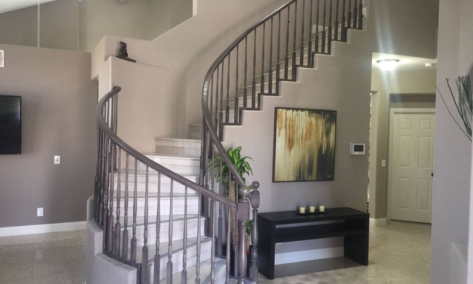 Spring Valley House | Newly Remodeled Home minutes away from strip
