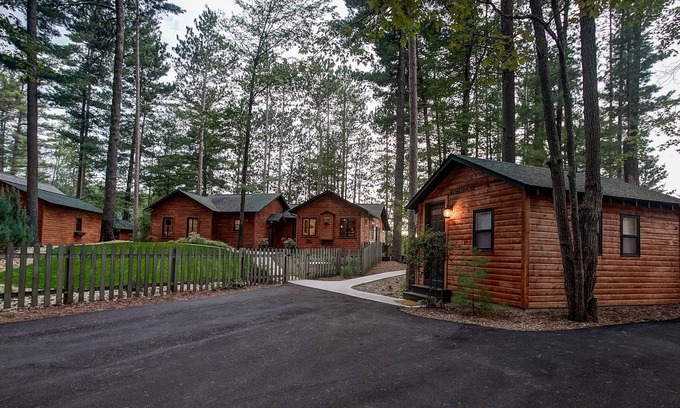 Mayfield Cabin | Newly Remodeled Luxury Lakefront Cabin w/ Sandy Beach, Kayak/SUP, Dock, Gameroom