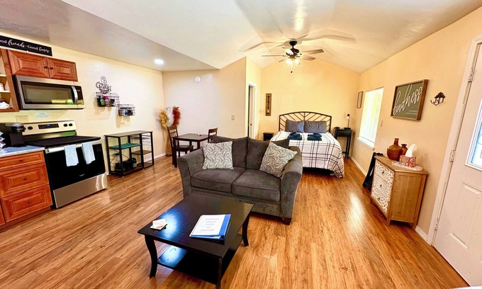 Three Rivers Cottage | Newly remodeled Studio Cottage, perfect for two!