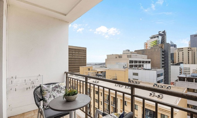 Perth Central Business District Apartment | Newly Renovated 1bdr in the CBD
