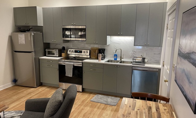Staunton Apartment | Newly renovated 2BR in downtown Staunton. Apt A