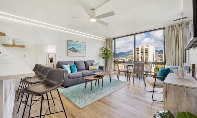 Waikiki Condo | Newly renovated, Free Parking, One block to Waikiki Beach