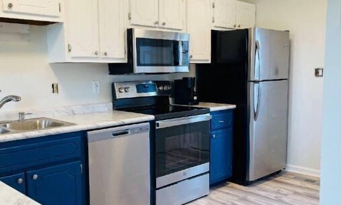 Clarksville House | Newly Renovated Home Away From Home