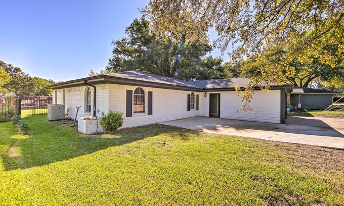 Cedar Creek Reservoir House | Newly Renovated Home on Cedar Creek Lake!