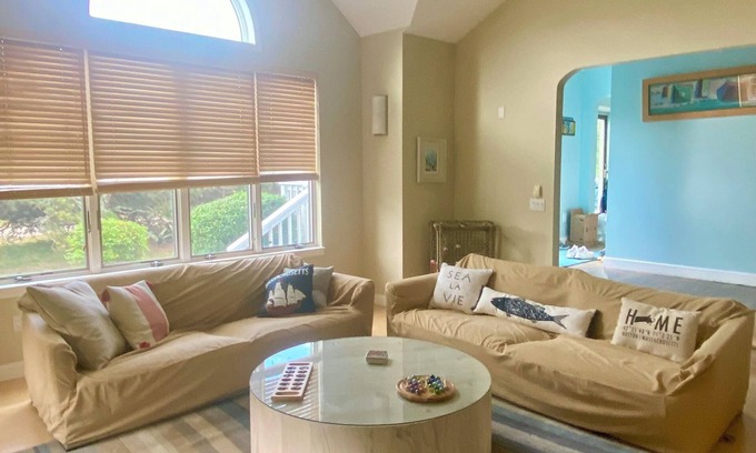 North Truro House | NEWLY RENOVATED, LARGE, SERENE, SUNNY HOME ON PRIVATE ROAD