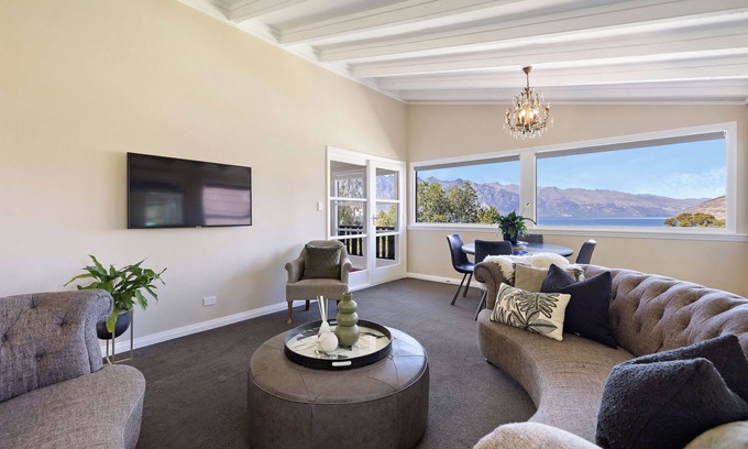Queenstown Ski Chalet | Newly Renovated Luxurious Chalet- 41A Lomond Cress