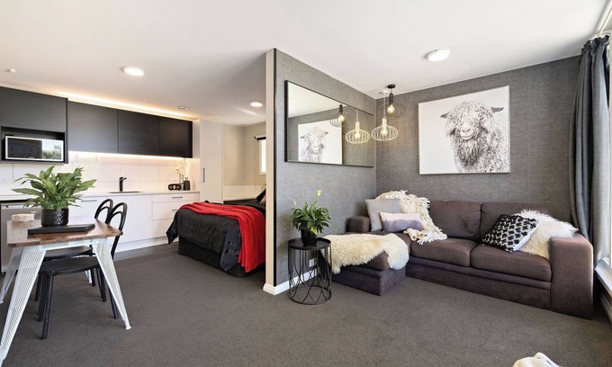 Queenstown Ski Chalet | Newly Renovated Luxurious Chalet- 41B Lomond Cres