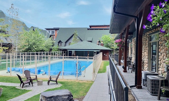 Canmore Condo | Newly Renovated! Marvellous Poolside Chalet - Pool & Hot Tub - Pet Friendly