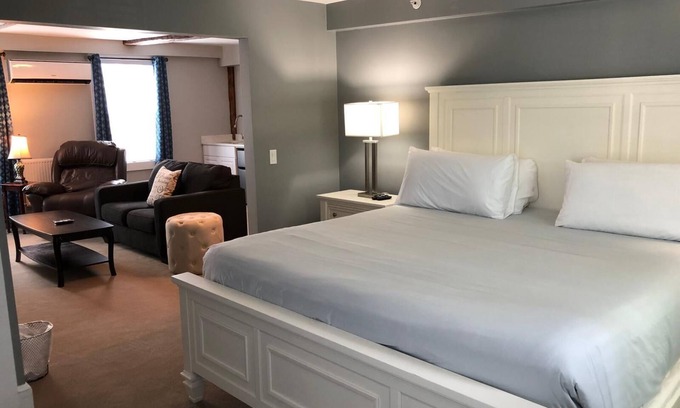 Top of the Hill Apartment | Newly renovated one bedroom unit. Walk to center of town.