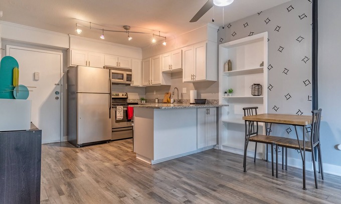 Crabtree Apartment | Newly Renovated Studio Downtown