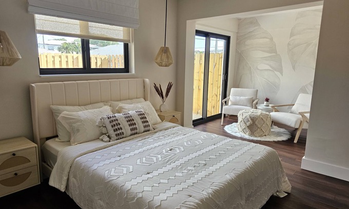 Coral Ridge Isles Apartment | Newly-Renovated, Designer Apt Close to the Beachn