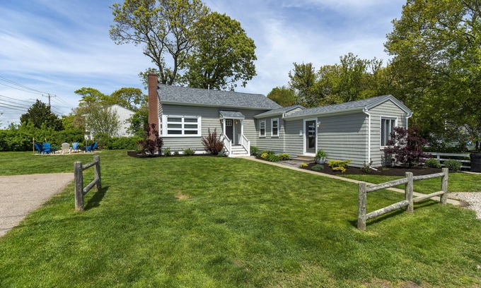 Eastward Look House | NEWLY RENOVATED. WALK TO BEACH. FULLY EQUIPPED FOR BEACH. June rate discounted