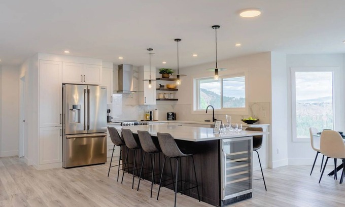 Shannon Lake House | Newly Updated 3BR 3Bath Lakeview Vista, BBQ and New Appliances - King Bed