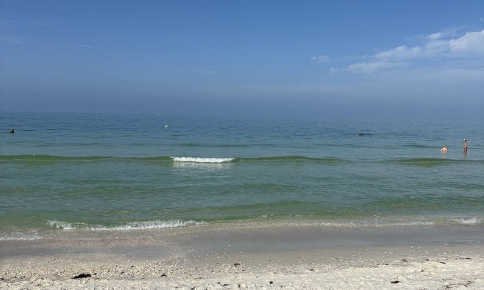 Vanderbilt Beach Condo | Newly updated and professionally managed Condo in N Naples, near the beach