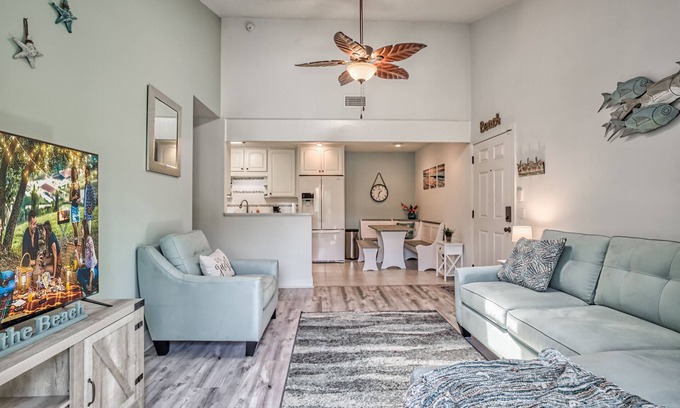 Fernandina Beach Condo | Newly Updated 2 Bed/1 Bath Condo - 3 Minute Walk to Beach - Best Deal Around!