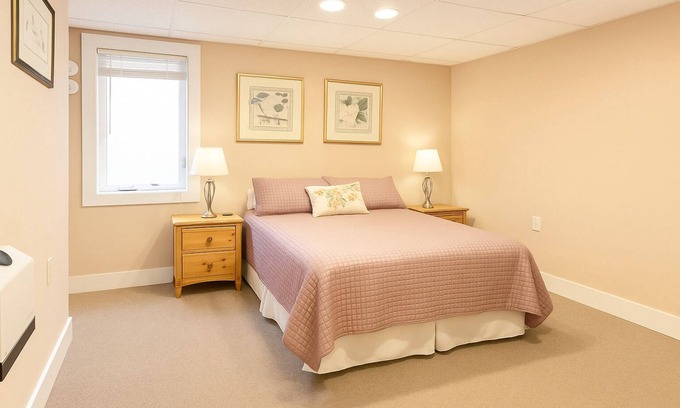 University District House | Next to University, Fire Pit Backyard, Off-Street Parking, Getaways & Game Days