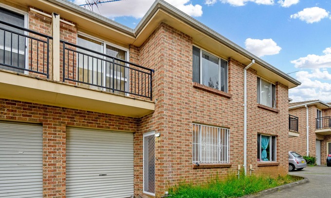 Bankstown House | Next to Westfield! Adorable 3 Br Townhouse
