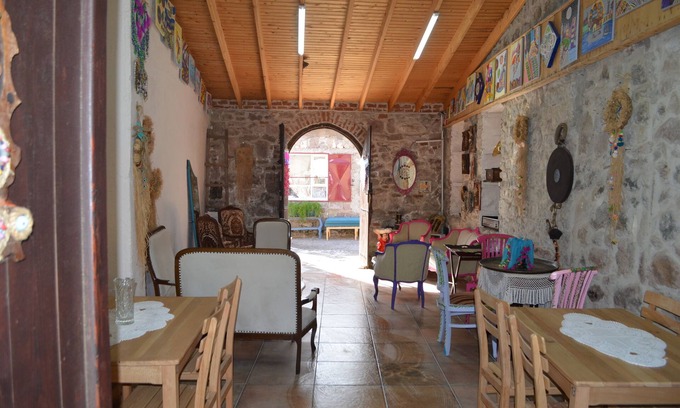 Ayvalik Hotel | Nezisin Konagi