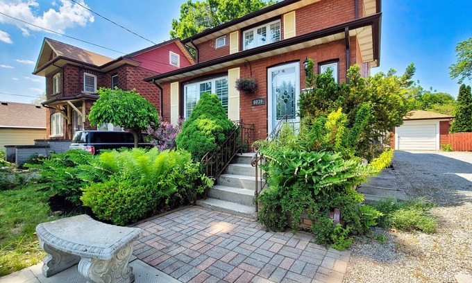 Niagara Falls House | Niagara Falls' Guest Suite