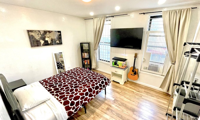 Weehawken Apartment | Nice 2 bedrooms APT 10 minutes to Times Square