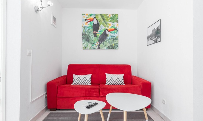 Gambetta Apartment | Nice 2 room apartment with air conditioning, terrace, free parking lift.
