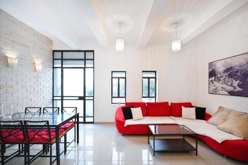 Tel Aviv Apartment | Nice 2BR near Gordon Beach by HolyGuest