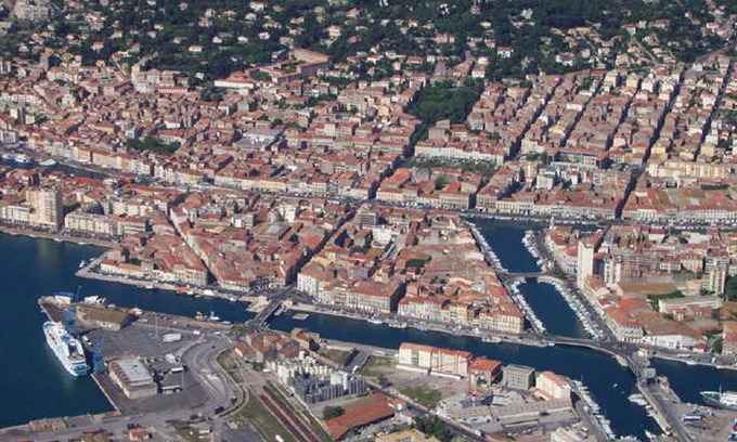 Sete Apartment | Nice 58-m² 2-bedroom apartment: close to sea, ground floor of a luxurious villa