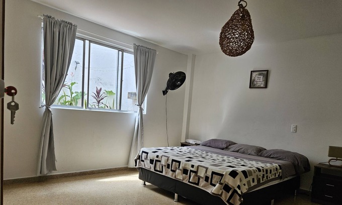 Astorga Apartment | Nice and big apartment with garden in Poblado