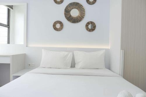 Depok Apartment | Nice and Elegant Studio at Transpark Cibubur Apartment By Travellio
