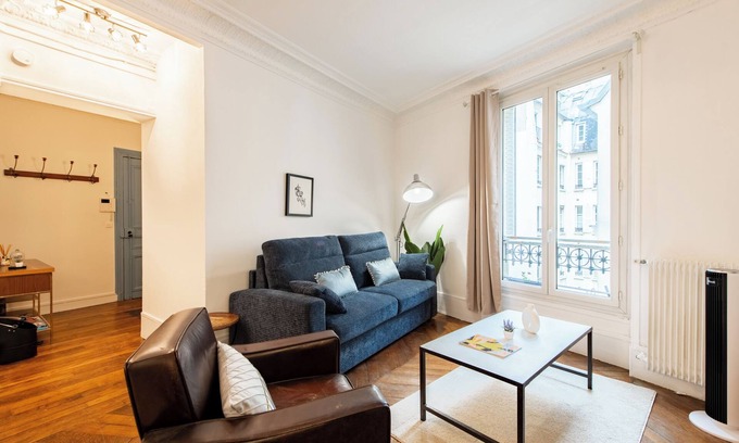 Pigalle Apartment | Nice and large apartment near the famous Moulin Rouge and metro in Montmartre