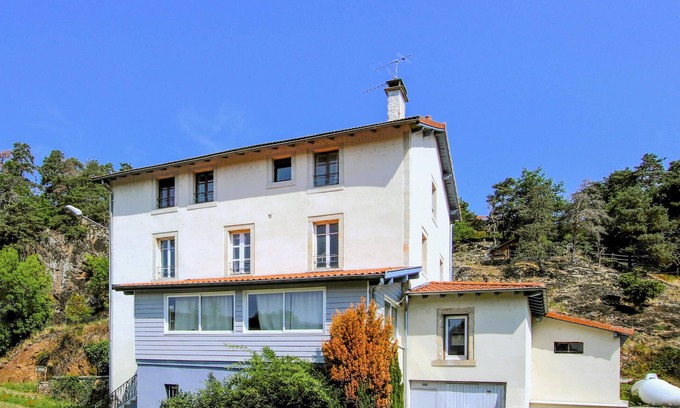 Saint-Germain-Laprade Apartment | Nice apartment in Saint-Germain-La-Prade