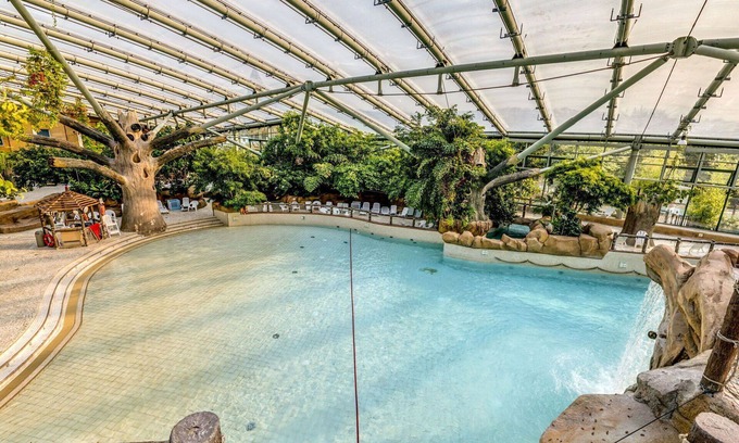 Chamouille House | Nice apartment in villa for 4 guests with WIFI, pool, hot tub, TV, terrace and parking