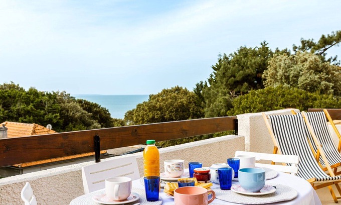 Saint-Palais-sur-Mer Apartment | Nice apartment for 5 people with WIFI, TV and balcony