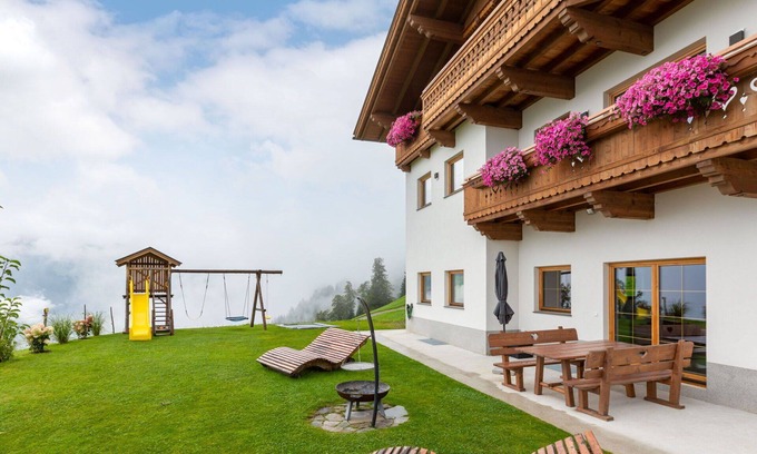 Ramsau im Zillertal Apartment | Nice apartment for 8 guests with WIFI, TV, patio and panoramic view