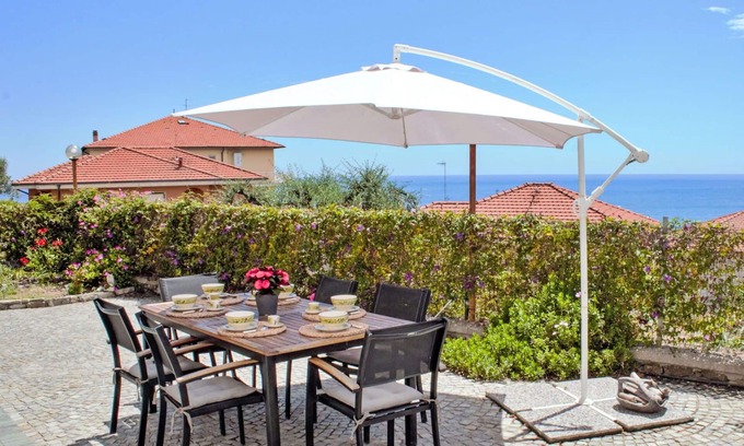 San Lorenzo al Mare Apartment | Nice apartment for 6 guests with WIFI, TV, terrace and pets allowed