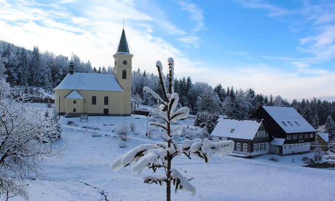 Albrechtice v Jizerskych horach Apartment | Nice apartment for 4 guests with WIFI, TV and balcony