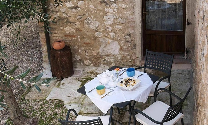 Colle di Val d'Elsa Villa | Nice apartment in villa with WIFI, pool, A/C, TV, patio and panoramic view, close to San Gimignano