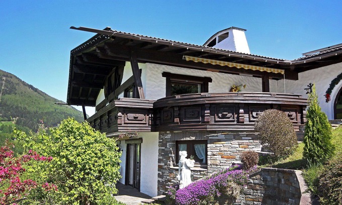 Pfons Apartment | Nice apartment for 5 people with TV, terrace, panoramic view and parking