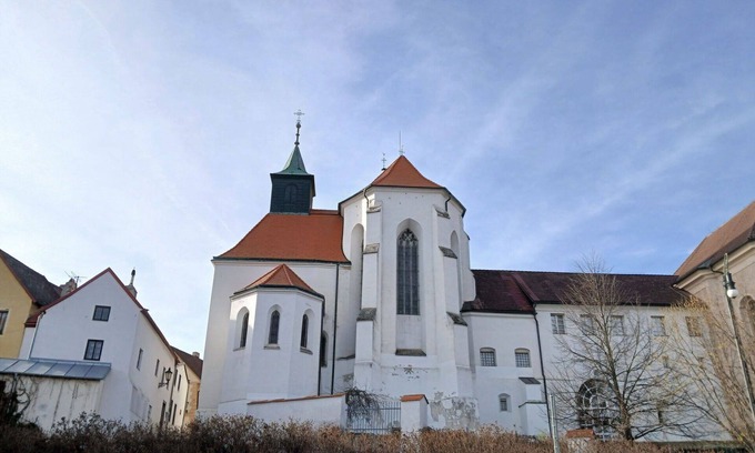 Jindrichuv Hradec Apartment | Nice apartment for 4 guests with WIFI, A/C and TV