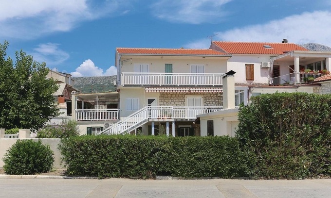 Kastel Kambelovac Apartment | Nice apartment in Kastel Kambelovac