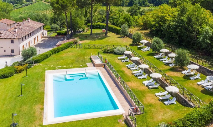 Castelfiorentino Villa | Nice apartment in villa for 6 guests with pool, A/C, WIFI, TV, terrace, pets allowed and parking