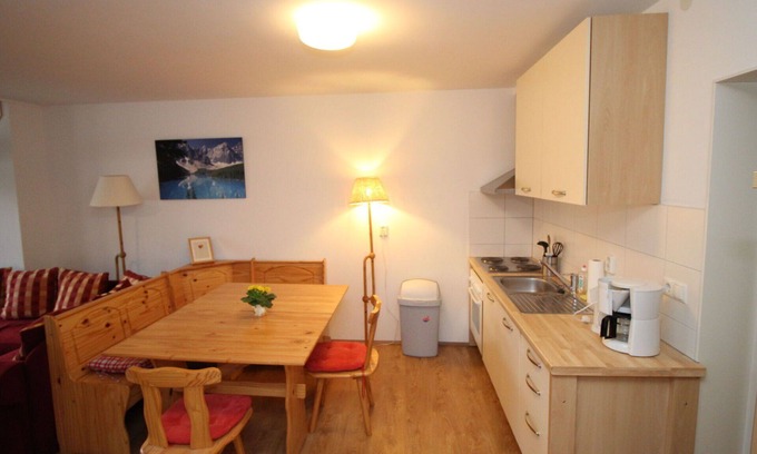 Muhldorf Apartment | Nice apartment for 8 guests with WIFI, TV and balcony