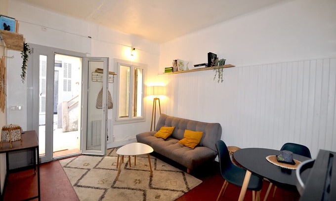 Notre-Dame du Mont Apartment | Nice apartment close to the OLD PORT