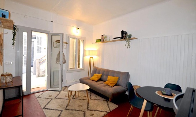 Notre-Dame du Mont Apartment | Nice apartment close to the OLD PORT