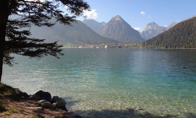 Steinberg am Rofan Apartment | Nice apartment for 14 guests with WIFI, hot tub, patio and parking