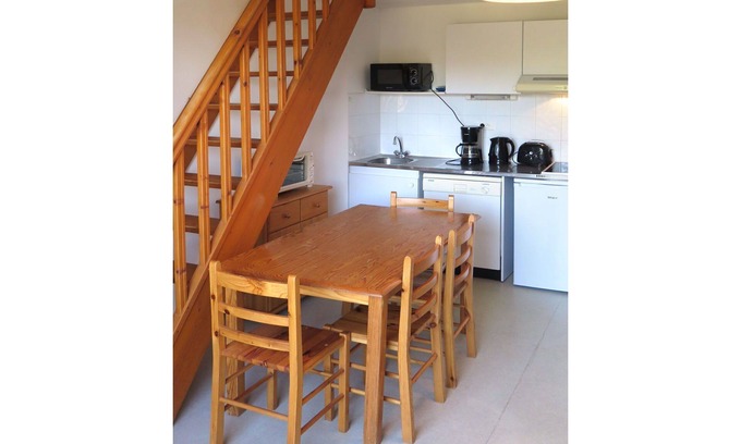 Carcans Plage Apartment | Nice apartment for 6 guests with TV, terrace, pets allowed and parking