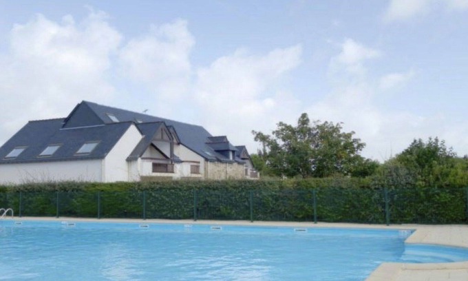 Morbihan Apartment | Nice apartment for 4 people with WIFI, pool, TV, balcony and parking